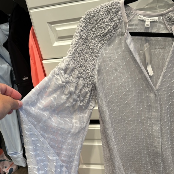 Chelsea and Walker blouse, size 4 nwt - Picture 4 of 4